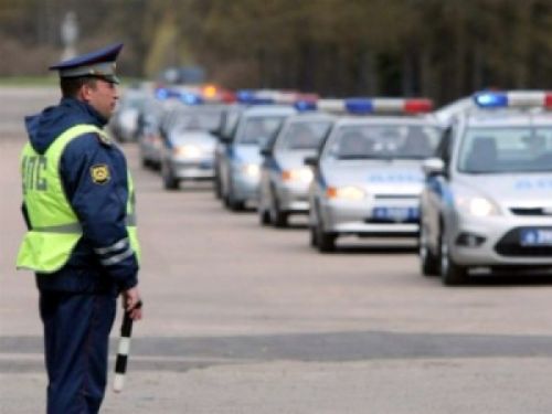 Батальон ДПС выходит из ГИБДД