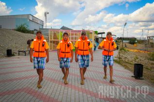 Добровольцы патрулируют городской пляж