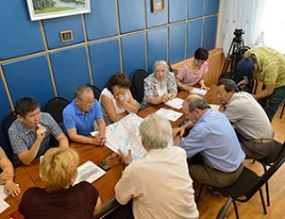 Прорыть каналы и восстановить озера