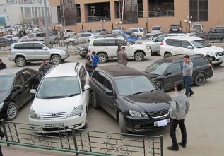 Стоял… и в аварию попал 