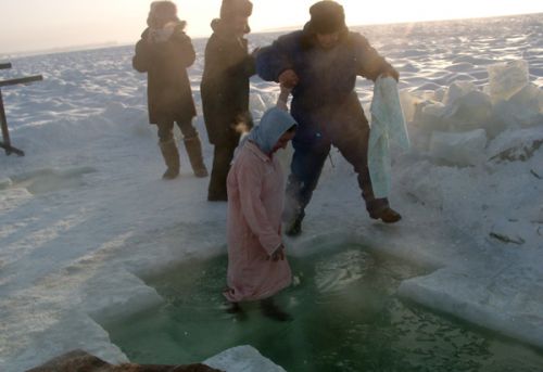 Крещенская вода: мифы и правда