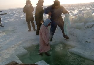 Крещенская вода: мифы и правда