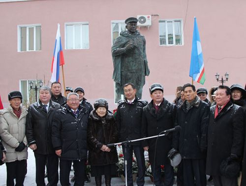 Памятник коллеге