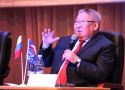 Партийный выбор:  лидирует Егор Борисов