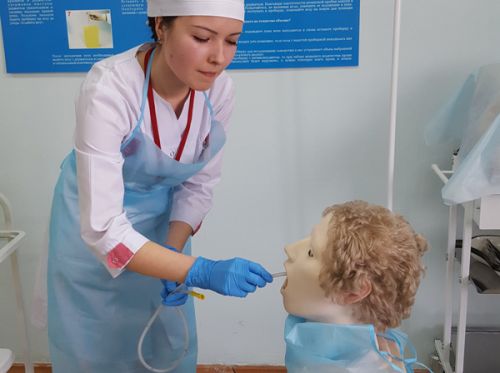 И укол поставить, и поговорить