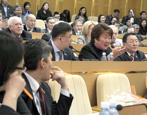 Закон о выборах вывел  оппозицию с заседания