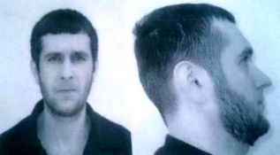 Сбежал  и очень опасен