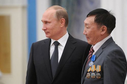 Часы от министра,  орден от президента