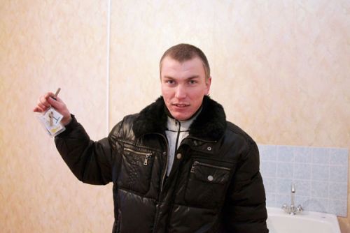 С новосельем, молодежь!