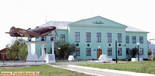 Вандалы ломают сквер Юрия Гагарина