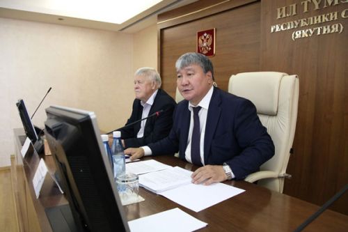 Требованиям закона не отвечает. Совет Госсобрания (Ил Тумэн) вынес решение по референдуму о дальневосточном гектаре