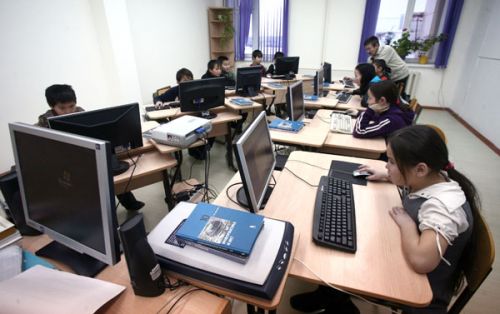 О льготах для учителей, итогах ЕГЭ и доступности образования 