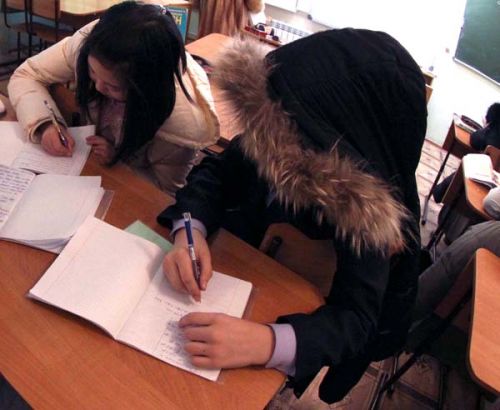 Учеба в шубах и без каникул