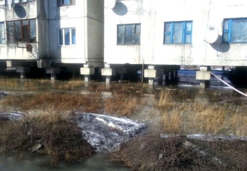 Усть-Нера тонет в фекалиях
