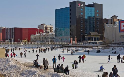 Весна! Вставай  на лыжи, на коньки!