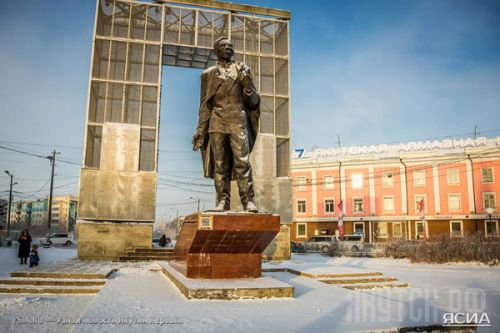 На памятниках Якутска появились QR-коды