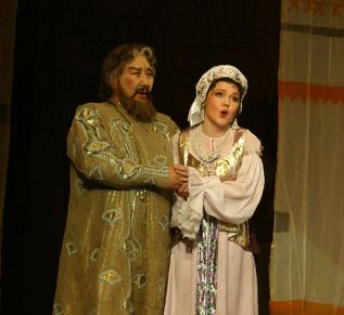 Театр оперы и балета меняет кадры