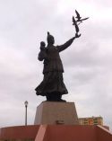 У кого гранитный камешек  в груди?